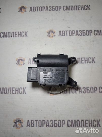 Моторчик заслонки отопителя Audi A4 B6 (2000—2006)