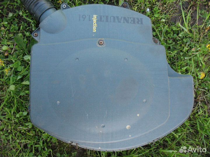 Корпус воздушного фильтра Renault Logan