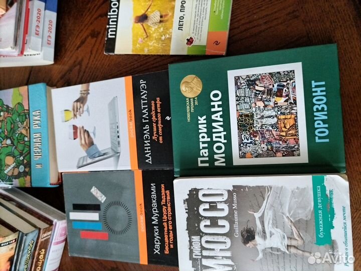 Книги любовные романы и детективы, разное