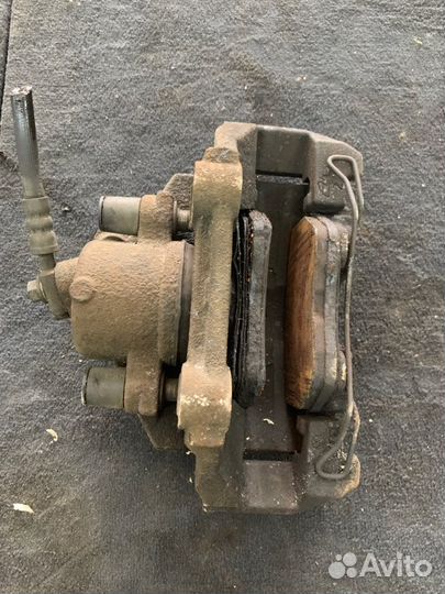 Суппорт передний правый Audi A1 8X