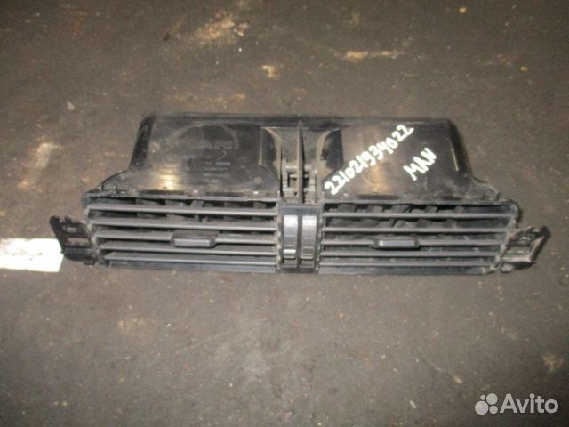 Дефлектор воздушный (центральный двойной) MAN 8161