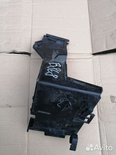 Крепление акб Ford Focus 2 2007 1313910 qqdb