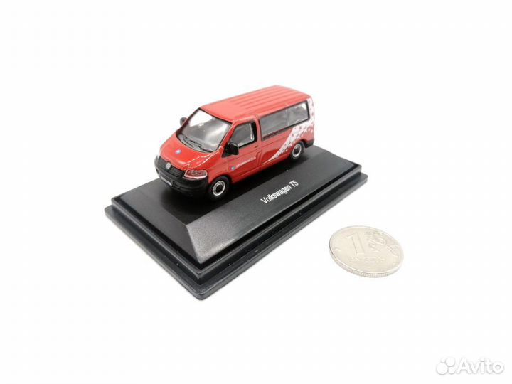 Модель Schuco 452601200 VW T5 Bus Air Zermatt 1:87