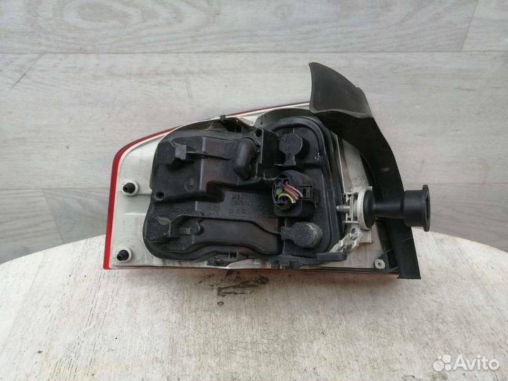 Фонарь задний правый Audi A4 (B7) 2004-2009