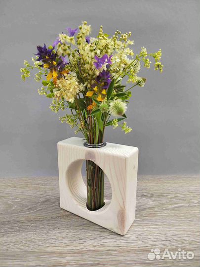 Ваза из дерева с колбой для цветов и сухоцветов