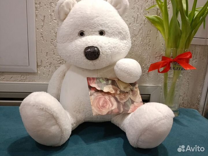 Плюшевый медведь на 8 марта