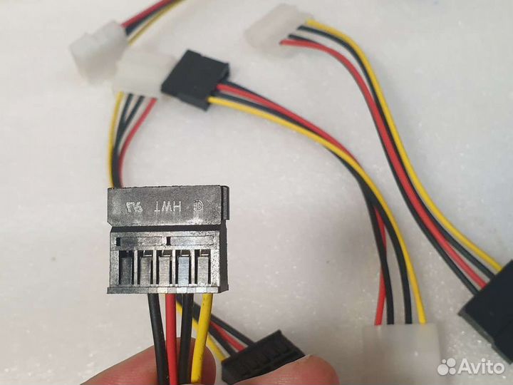 Переходник питания Molex - SATA