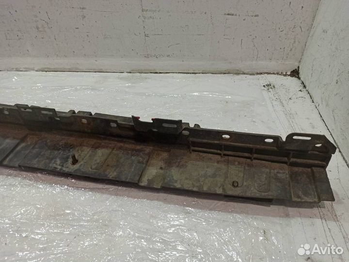 Кронштейн подножки Mercedes W164 ML