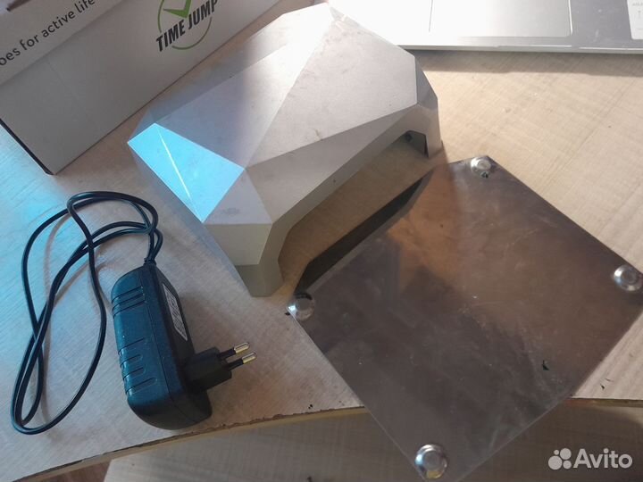 Лампа для ногтей