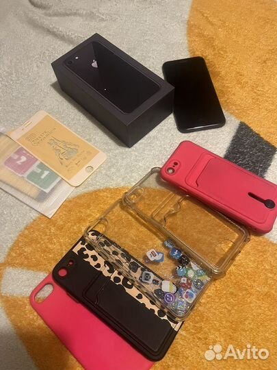 iPhone 8, 64 ГБ