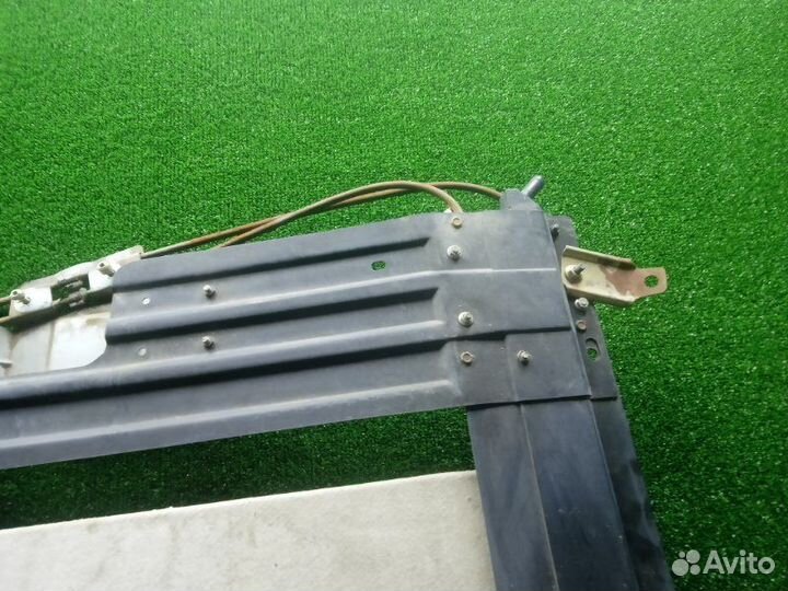 Стекло люка Geely Mk 2010