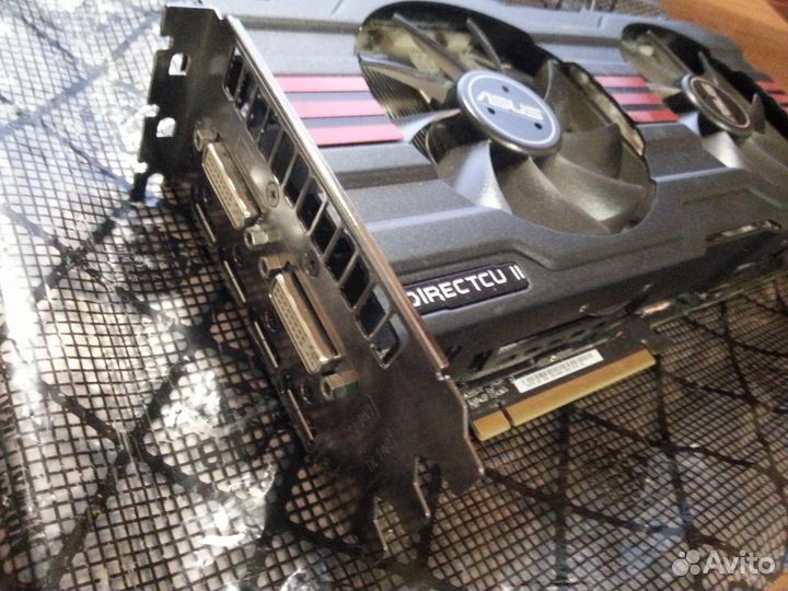 Продается видеокарта Asus AMD Radeon HD7970