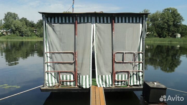 Хаусбот Плавучий дом