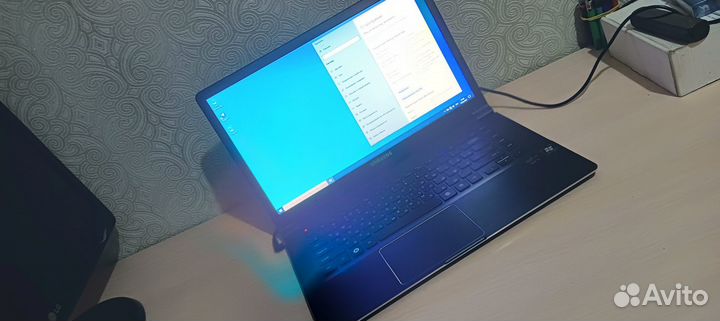 Ноутбук Samsung NP900X4C