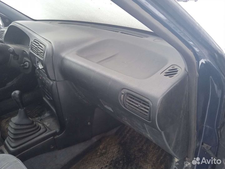 Торпедо Nissan Sunny Ниссан Санни