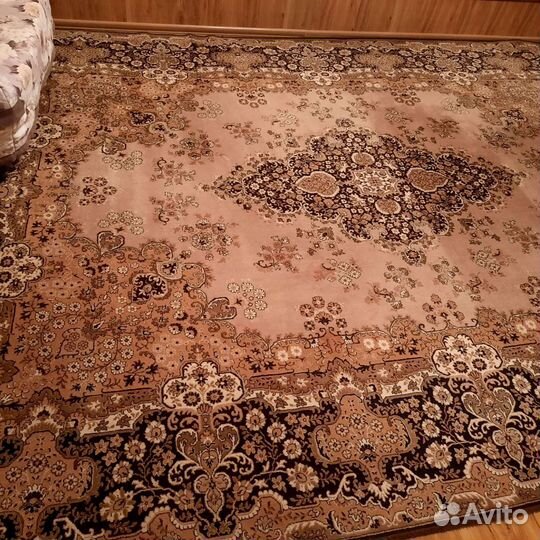 Ковер шерстяной