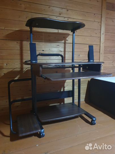 Компьютерный стол бу + 2 стула и колонки