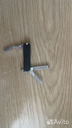 Нож Kershaw, Victorinox