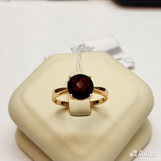 Золотое кольцо гранат 585 пробы 17р. 2,36
