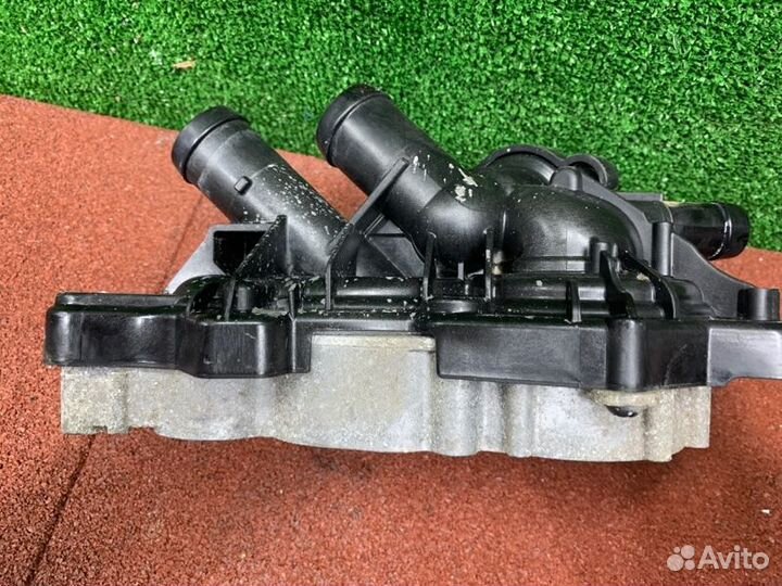 Помпа термостат в сборе Volkswagen Polo 6 MK6