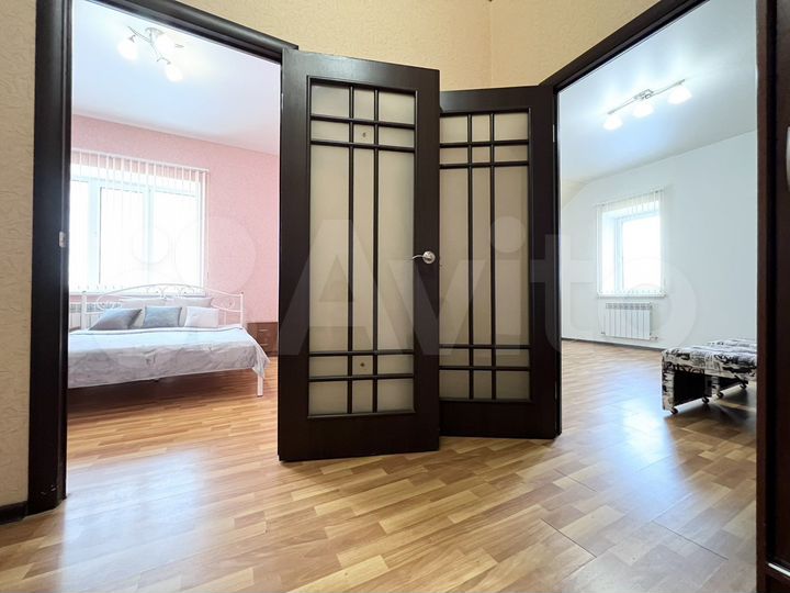 2-к. квартира, 64 м², 4/4 эт.