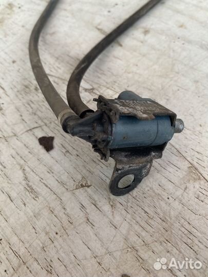 Lexus RX4 Клапан вакуумный