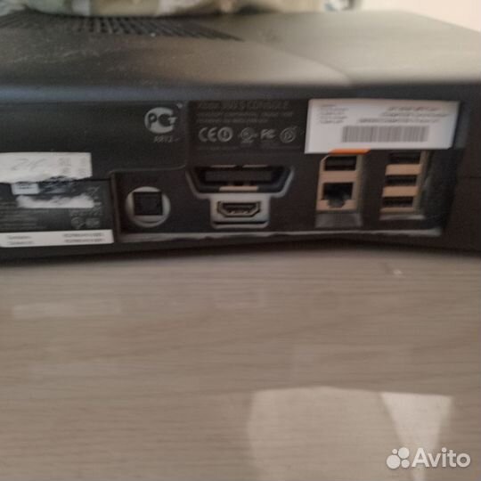 Xbox 360 Slim прошитый (прошивку не знаю)