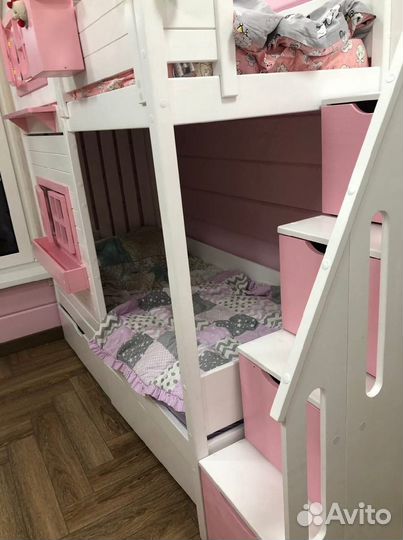 Детская кровать с бортиком