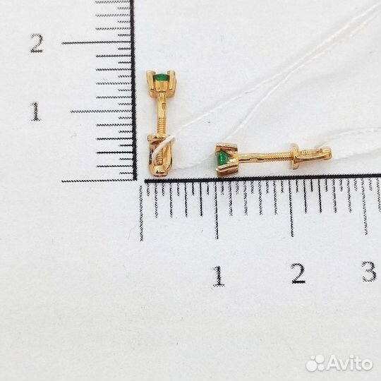 Золотые серьги с камнем