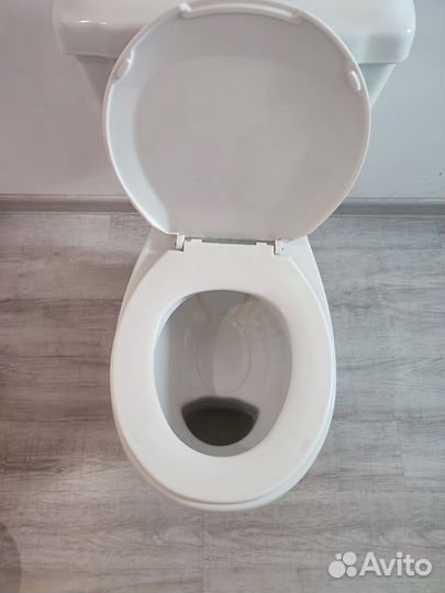 Унитаз и бачок бу