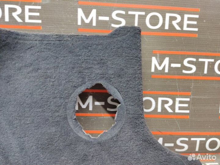 Обшивка стойки передняя правая Mercedes-Benz