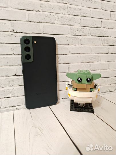 Samsung Galaxy S22, 8/128 ГБ