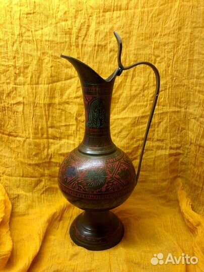 Продаю Металлические вазочки, графины, подсвечники