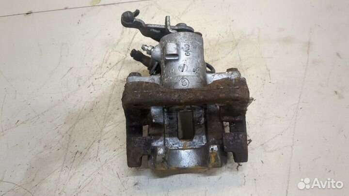 Суппорт левый задний Volkswagen Golf Plus