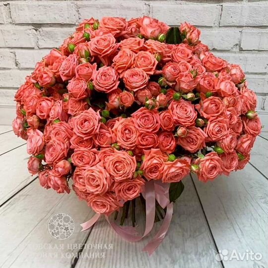 Букеты из кустовых роз