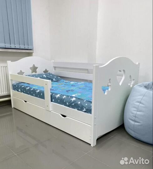 Кроватка сингл берёза с бортиком для малыша