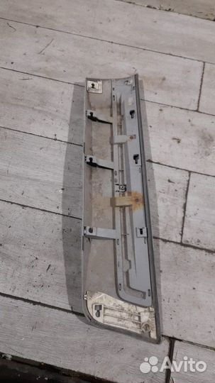 Молдинг двери задний правый Toyota Land Cruiser