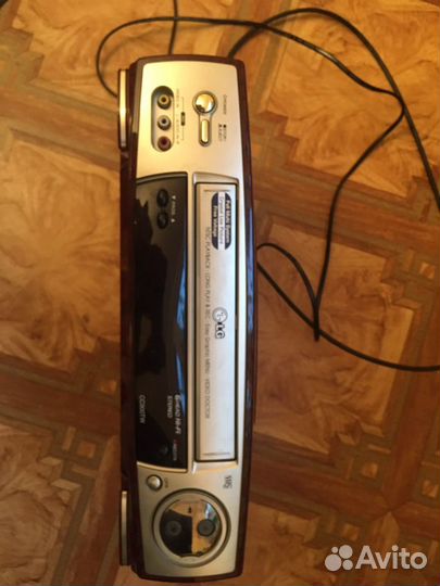 Видеомагнитофон LG cc900tw