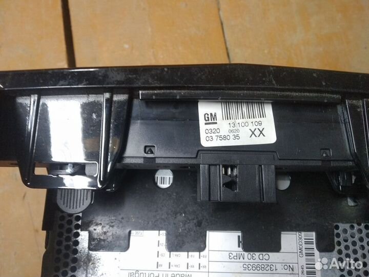 Панель торпеды с Мультимедиа Опель Зафира