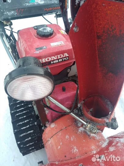 Снегоуборщик гусеничный honda