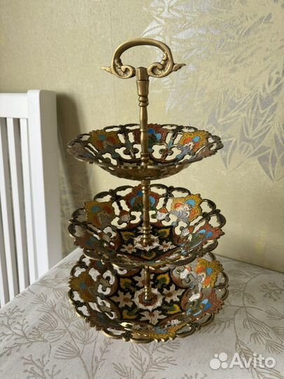 Индийская трехярусная этажерка