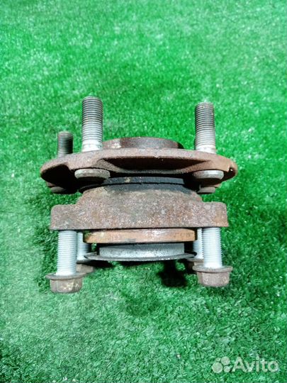 Ступица передняя левая Nissan X-Trail NT31 MR20DE