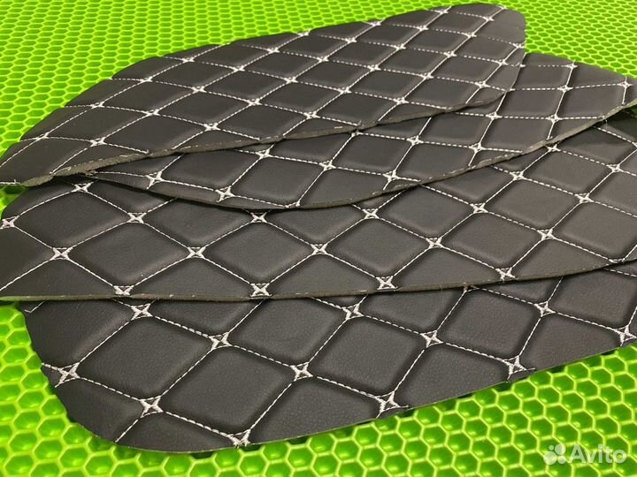 Вставки в дверные карты авто