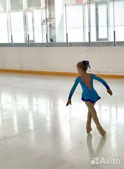 Платье для выступлений по фигурному катанию