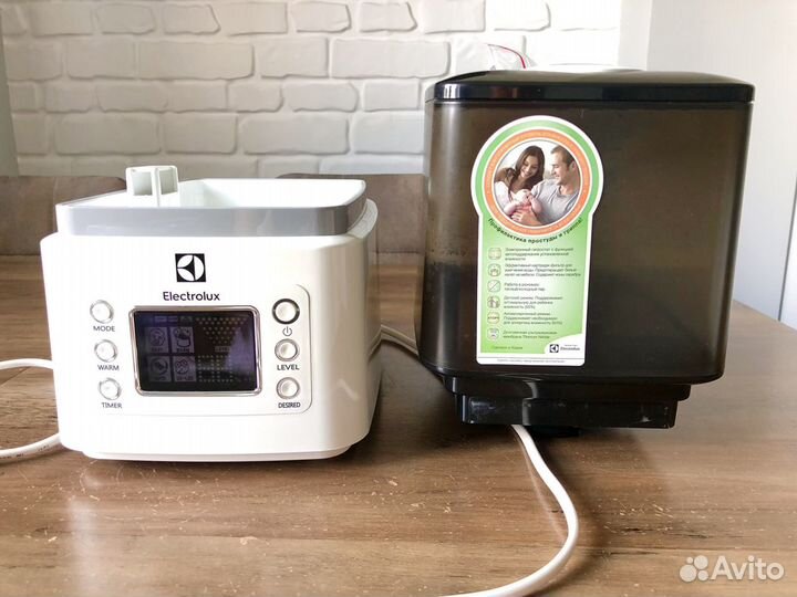 Увлажнитель воздуха Electrolux EHU-3515D, черный