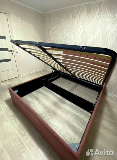 Двуспальная кровать140х200 с ПМ, без дна