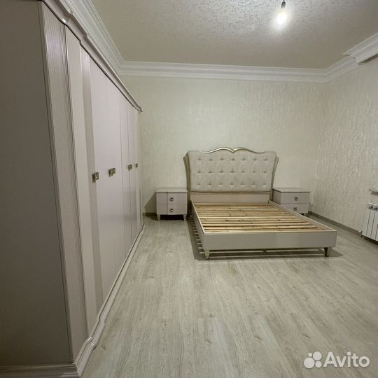 Спальный гарнитур, бу, китайского произв. Шахира