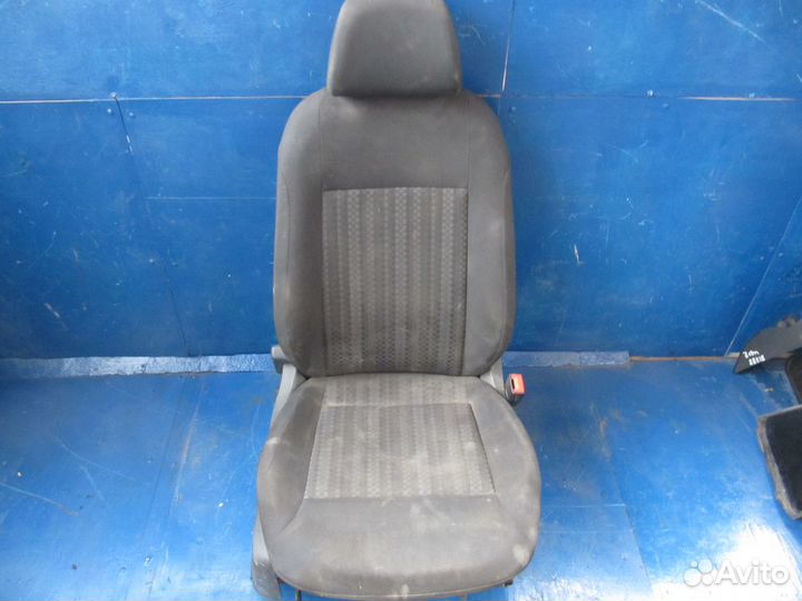 Сиденье переднее правое VW Polo Поло