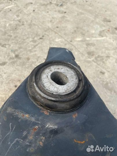 Подрамник передний 4B0399313CT