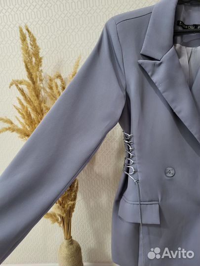 Пиджак приталенный женский с завязками